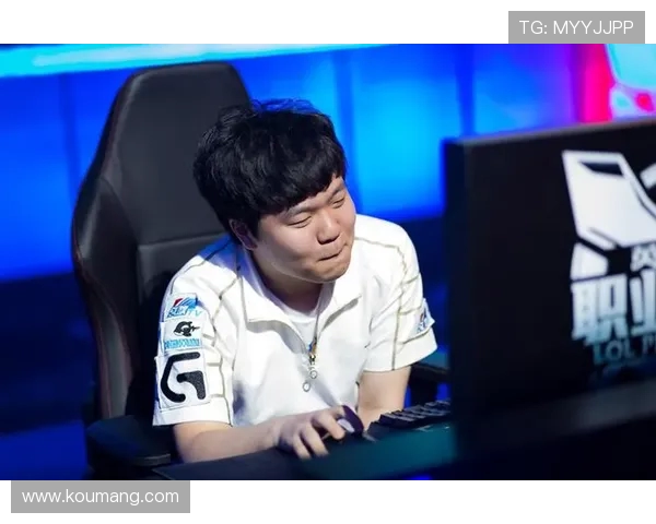 RNG在英雄联盟赛季中的运营策略分析与成败得失探讨