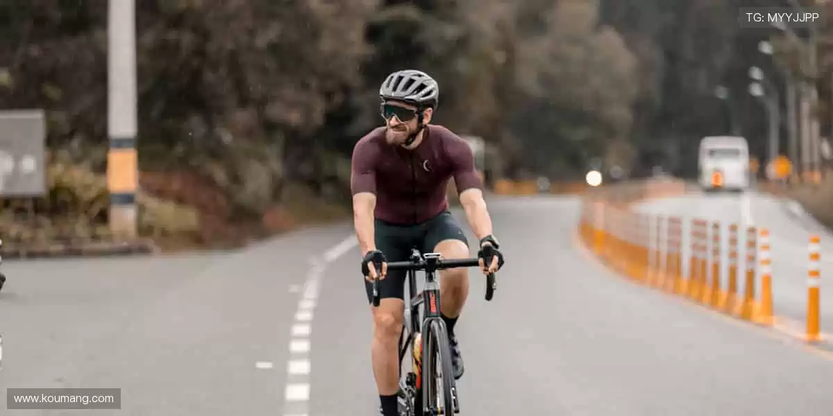 💻高清画质 + 实时弹幕，直播平台就是你的专属看台！